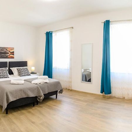 Tonka'S Beautiful Apartment In City Centre Split Bagian luar foto