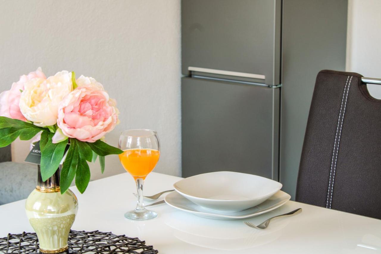 Tonka'S Beautiful Apartment In City Centre Split Bagian luar foto