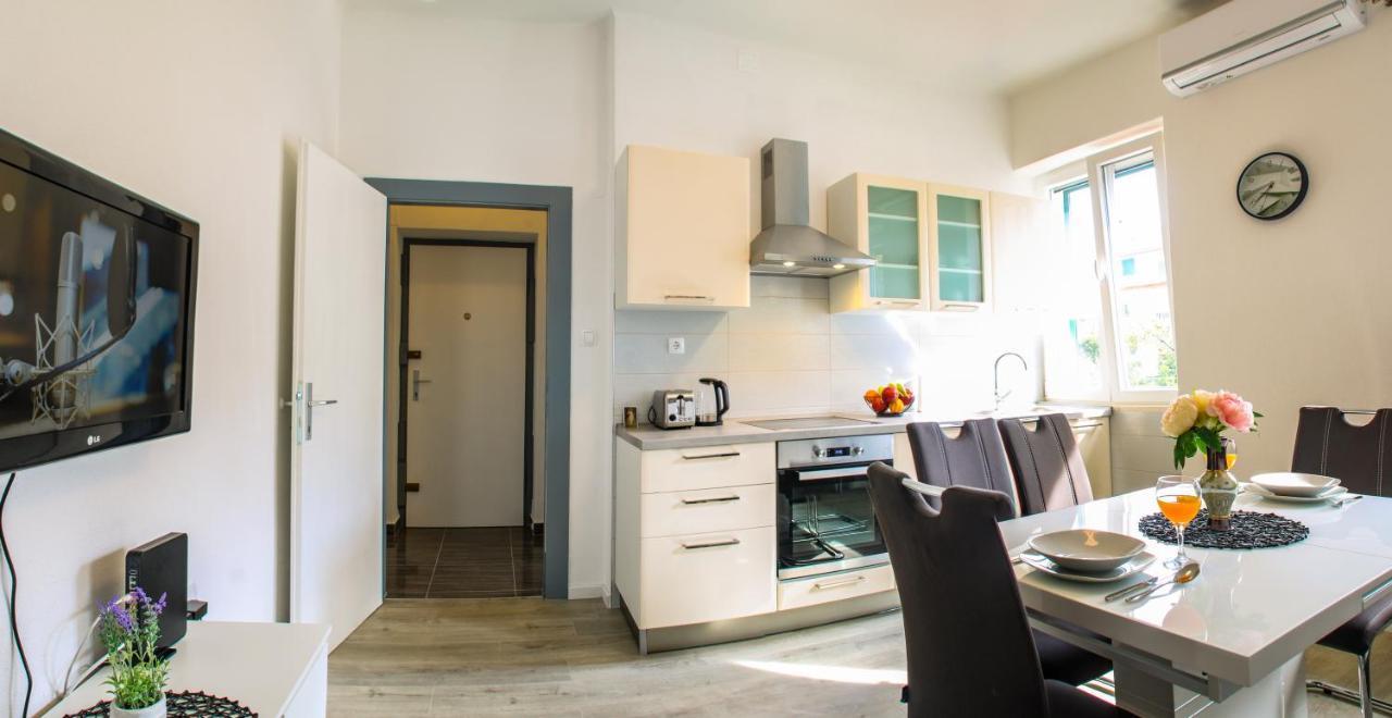 Tonka'S Beautiful Apartment In City Centre Split Bagian luar foto